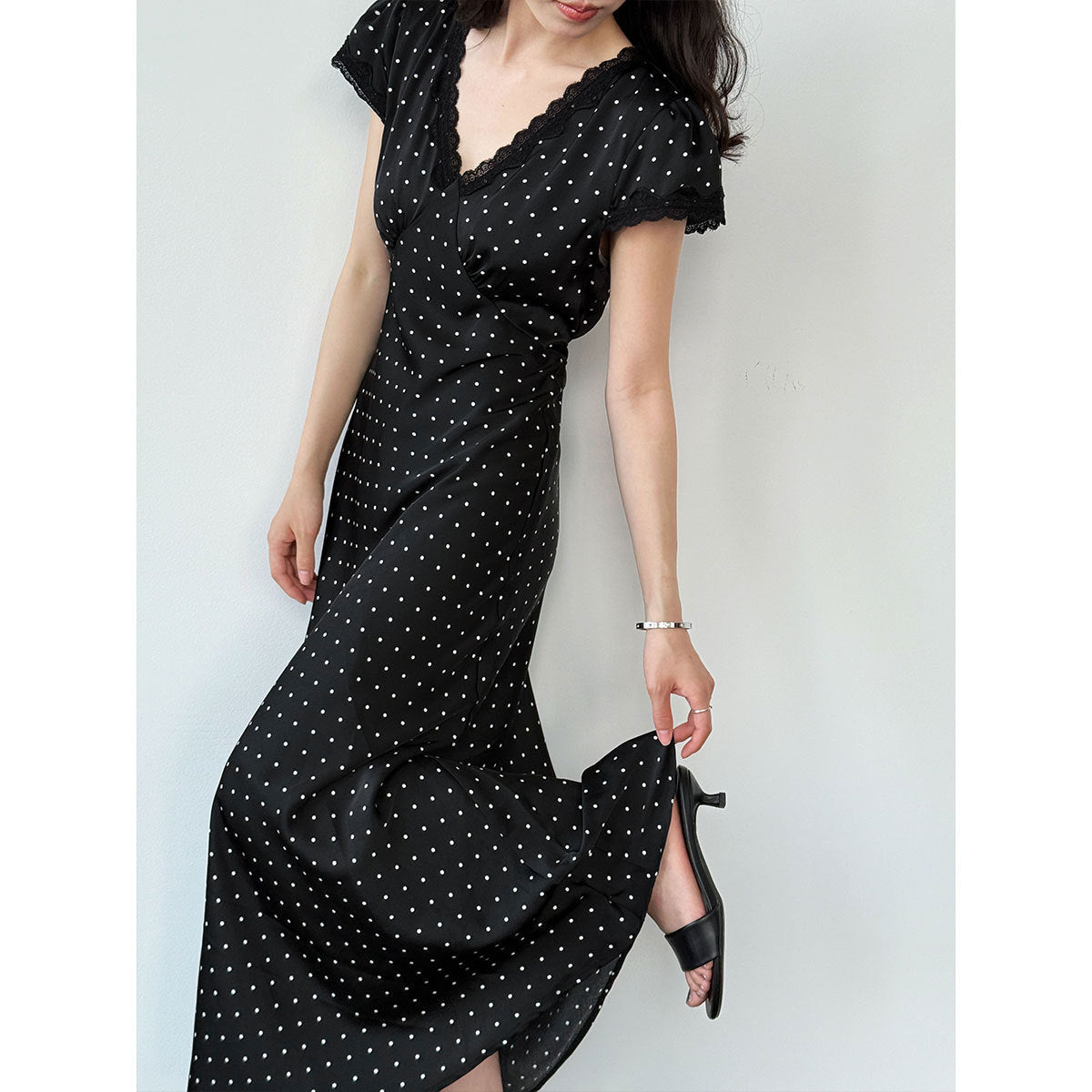 French V-neck lace splicing dress women's summer new polka dot temperament waist and thin dress