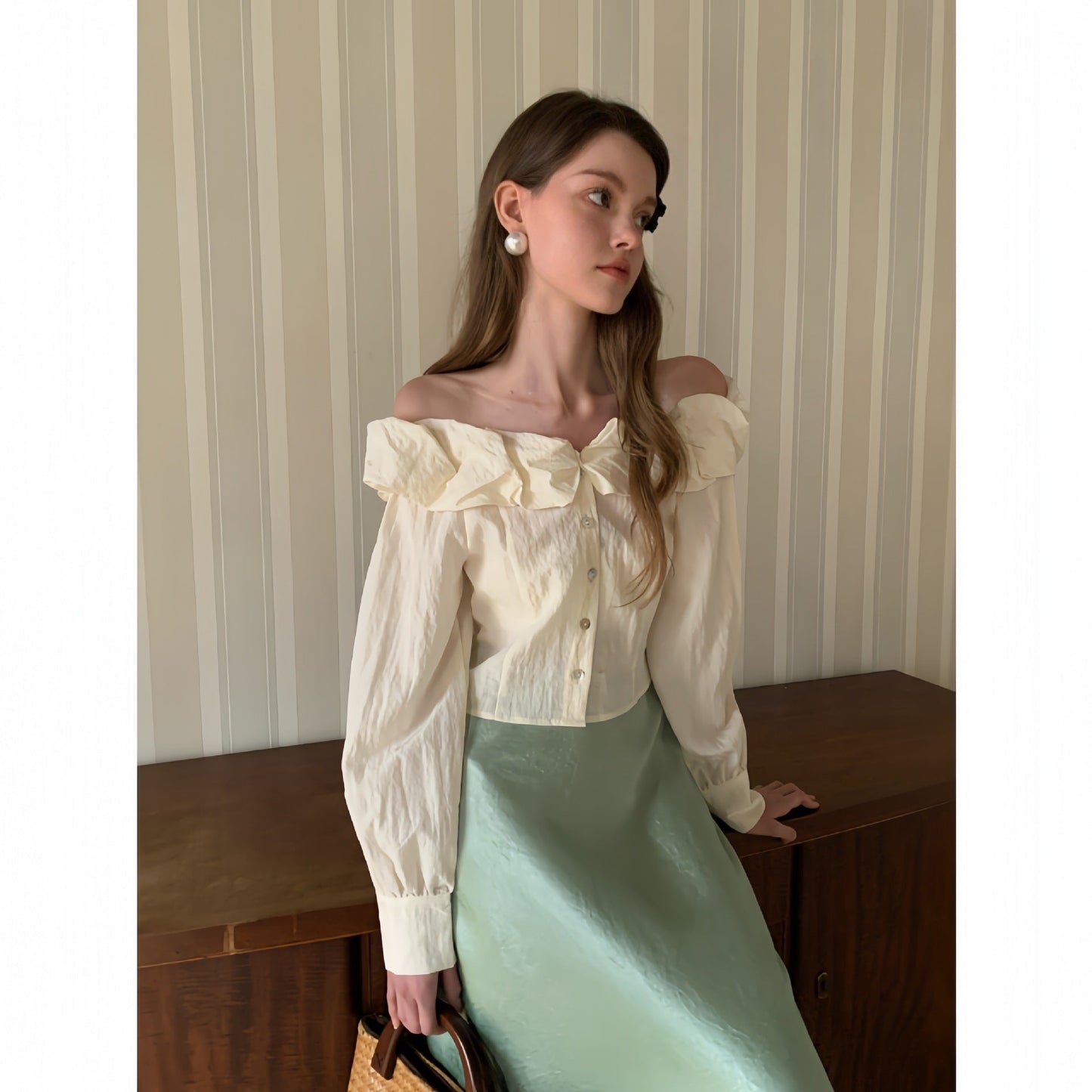 Gentle and fresh age-reducing shoulder Tencel chiffon shirt