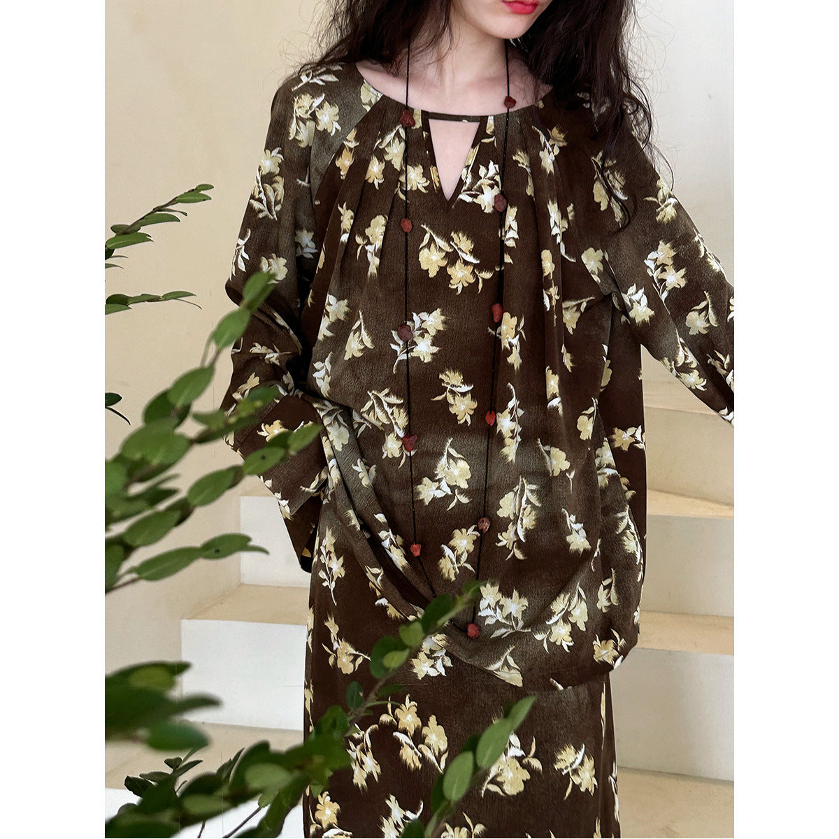 French high-end long-sleeved floral shirt + A-shaped split skirt two-piece set of relaxation suit for women