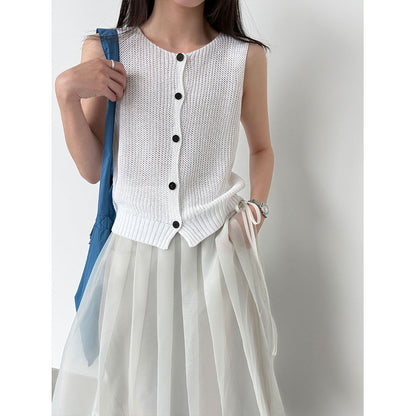 Simple and versatile sleeveless rough knitted vest