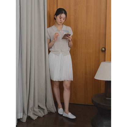 Delicate embroidered lapel single-breasted knitted sweater on the back