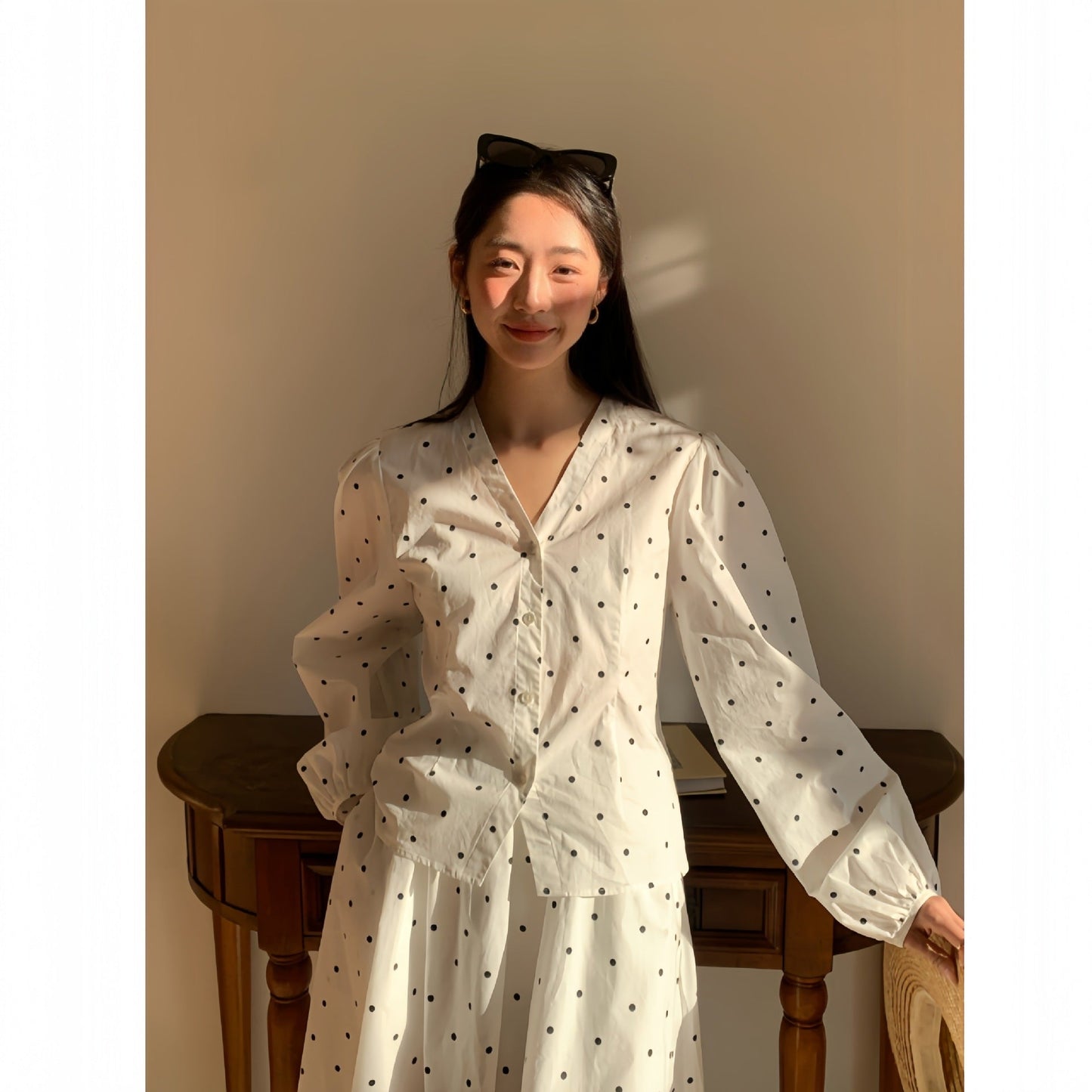 Niche fresh and sweet floral v-neck long-sleeved shirt