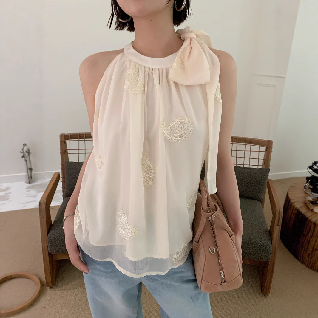 Sweet age-reducing shirt design streamer neck sleeveless top