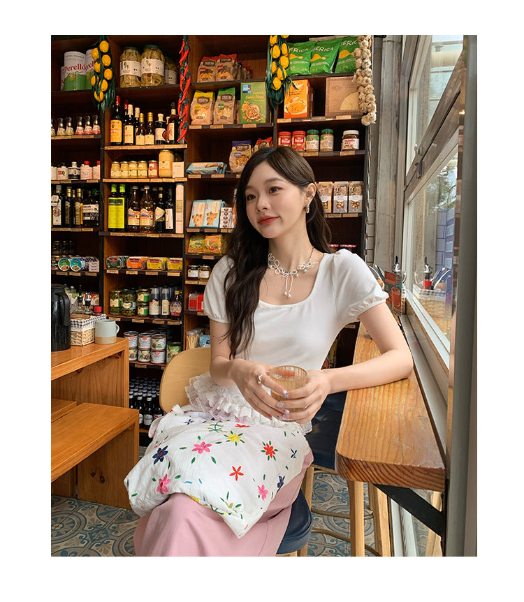 Sweet age-reducing lace trim square neck short-sleeved T-shirt