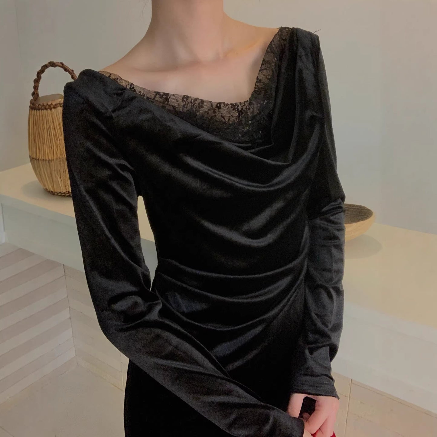 Elegant and slim velvet slingneck temperament dress