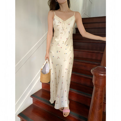 Sexy V-neck hip-hugging floral slip dress