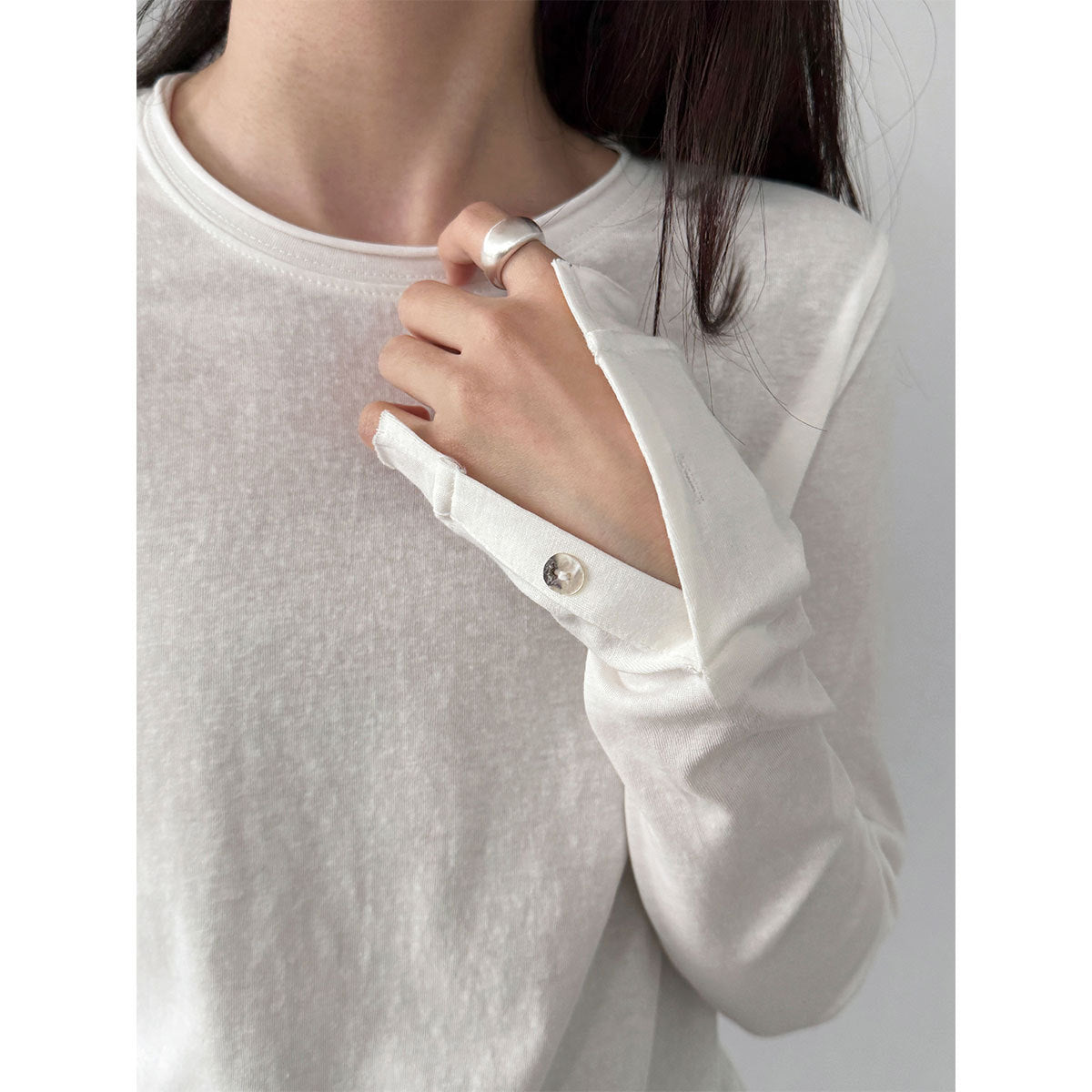 Simple and versatile front shoulder double-layer crimped crew neck T-shirt