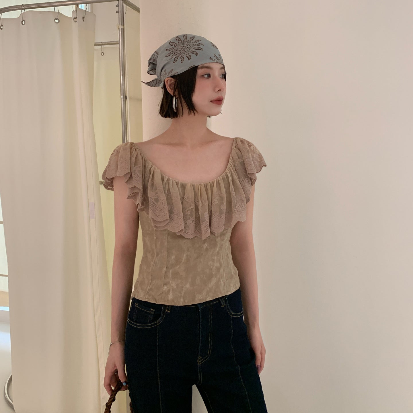 Slim-fit backless sexy ruffle-edged lace shirt top