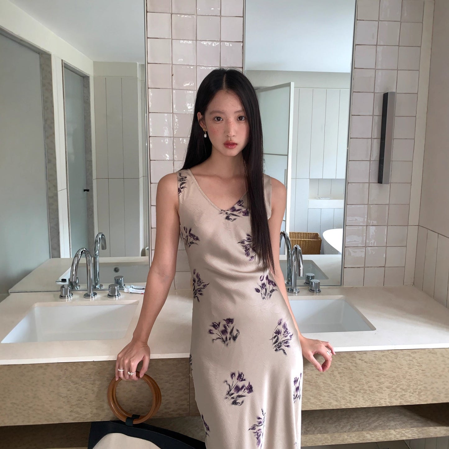 Elegant little woman temperament v-neck printed waist dress