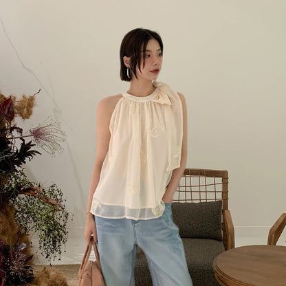Sweet age-reducing shirt design streamer neck sleeveless top