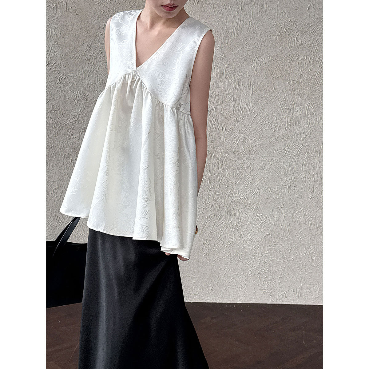 Heavy Industry Satin Jacquard V-Neck Vest Shirt Women's Summer New Korean Premium Sleeveless Top 9762