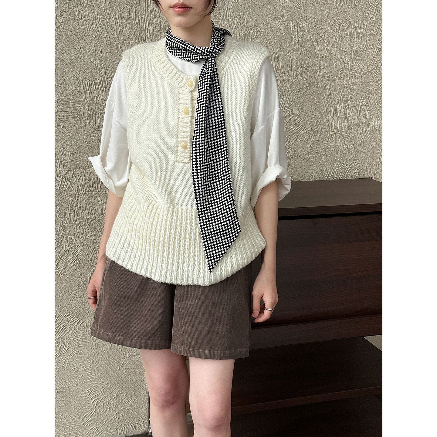 Korean simple style, stacked with versatile knitted vest