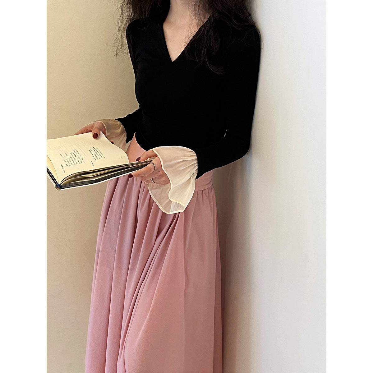Pure desire ceiling~ V-neck knitted T-shirt splicing horn sleeves slim and thin Spice girl bottoming shirt women
