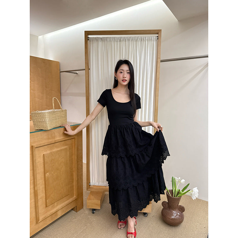 Gentle and sweet age-reducing lace cake dress