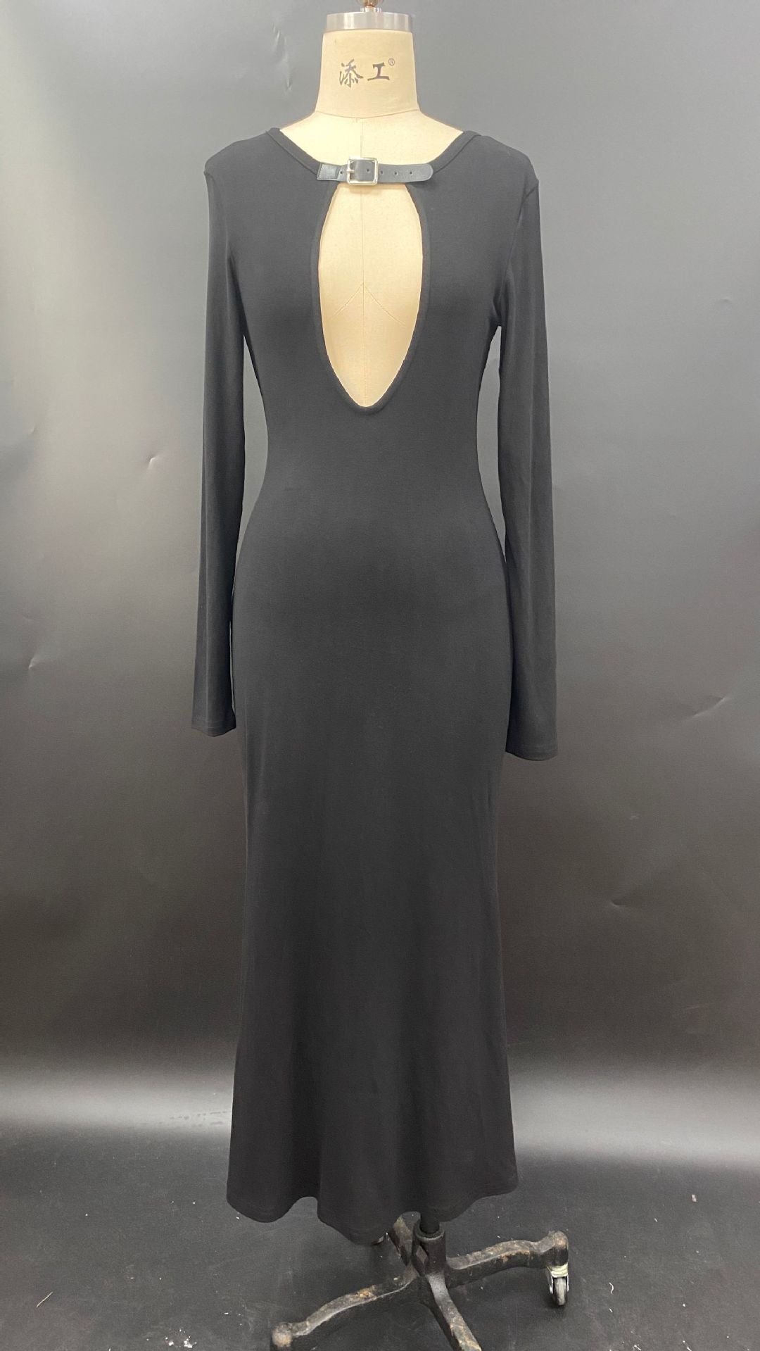 Black long-sleeved knitted dress for women's autumn and winter slim-fitting and thin temperament hip-wrapped long dress waist