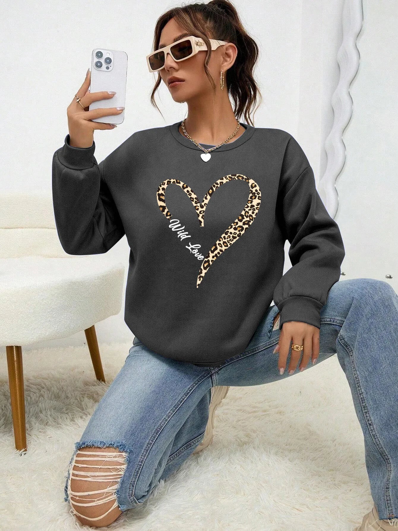 Round Neck Cartoon Print Sweatshirt Long Sleeve Loose Fit with Fur Liner